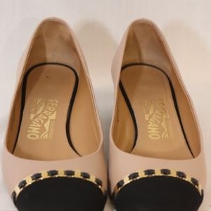 Salvatore Ferragamo PIM 30 PumpTan & Black Sz. 6 12 B